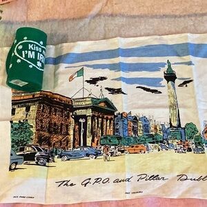 🍀 Vintage Irish Table LINEN Wall Hanging Linen Dublin Ireland 🇮🇪  Rare  EVC